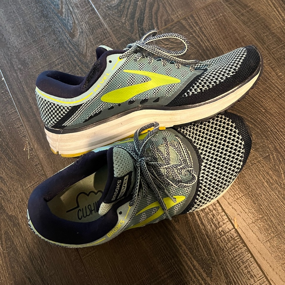 Brooks Revel Women’s Sneakers